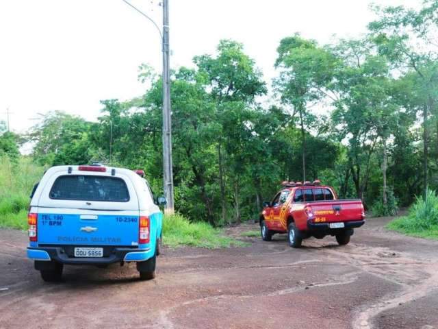 Corpo &eacute; encontrado decapitado e com bra&ccedil;os e p&eacute;s amarrados para tr&aacute;s