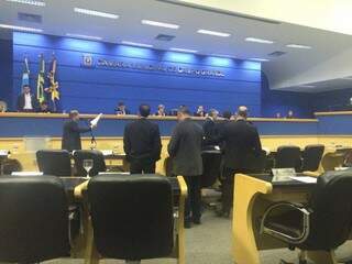 Sessão nesta terça-feira não tem participação de servidores municipais (Foto: Alberto Dias)