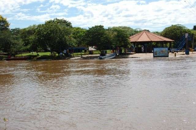Bombeiros localizam corpo de jovem que desapareceu no Rio Dourados