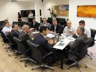 Governador recebeu executivos de grupo argentino para discussão de projeto envolvendo terminal (Foto: Divulgação)