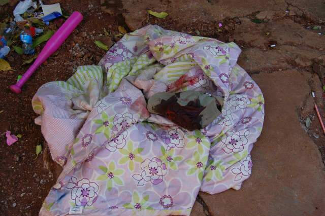  Briga entre irm&atilde;os no S&atilde;o Conrado termina com um ferido por dois tiros