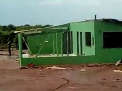 Vendaval também deixou rastro de destruição na área rural de Bandeirantes