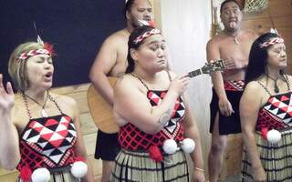 Apresentação Maori na vila térmica (vulcânica) Whakarewarewa, em Rotorua, Nova Zelândia. (Fotos: Paula Vitorino)