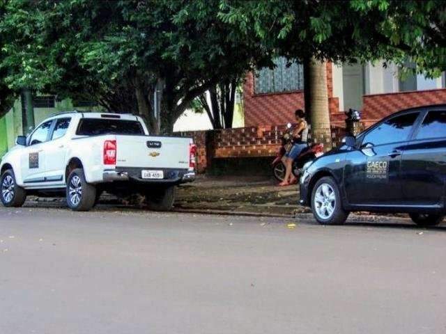 Gaeco acha armas e conduz esposa de prefeito investigado em opera&ccedil;&atilde;o
