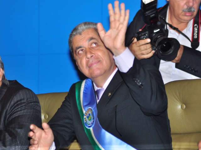  Andr&eacute; &ldquo;madruga&rdquo; e &eacute; empossado rapidamente na Assembl&eacute;ia Legislativa