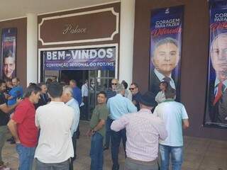 Entrada da convenção estadual do PDT, em Campo Grande. (Foto: André Bittar).