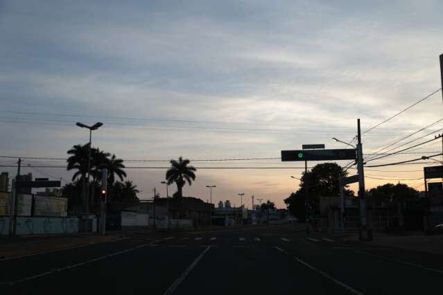 Domingo amanhece garoando e previsão é de mais um dia chuvoso em MS - Meio  Ambiente - Campo Grande News