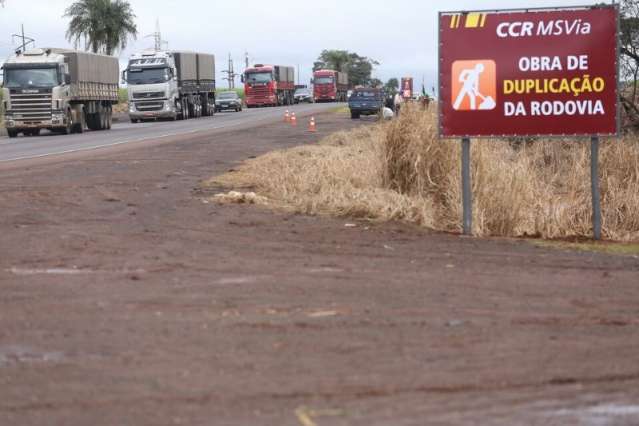 Obra na BR-163 interdita seis trechos nesta segunda-feira