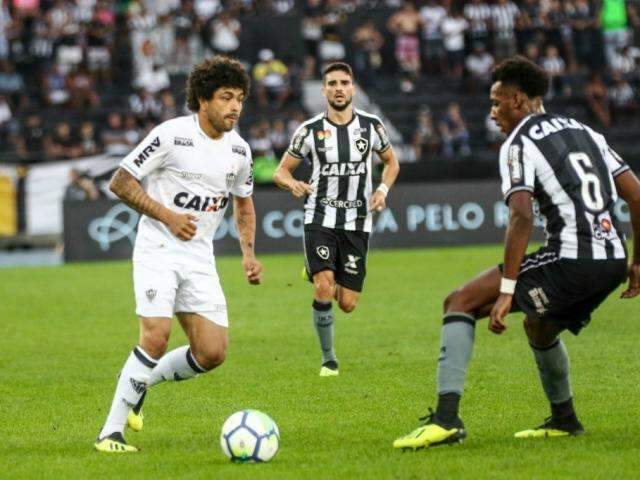 Antecipados, dois jogos neste s&aacute;bado valem vaga para Libertadores 