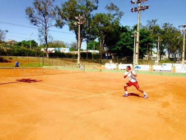 Aberto de t&ecirc;nis com cinco categorias fecha calend&aacute;rio 2015 em MS 