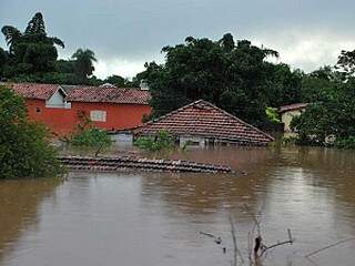 Maior parte dos recursos vai para Aquidauana, onde enchente deixou casas submersas. (Foto: Aquidauana News)