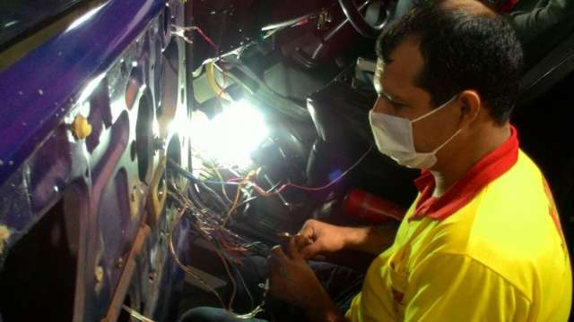 Popula&ccedil;&atilde;o corre para farm&aacute;cia e zera estoque de &aacute;lcool e m&aacute;scaras