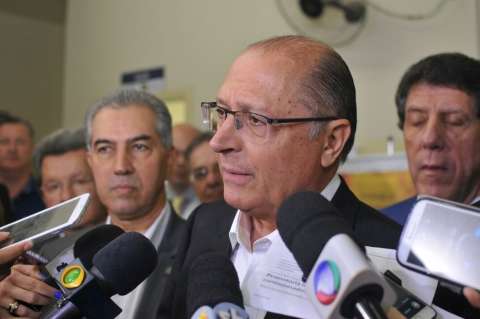 Alckmin diz que é hora de virar a página e que não pensa na eleição de 2018