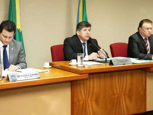 Relator &eacute; a favor da CPI dos Fantasmas, mas decis&atilde;o de colega adia abertura