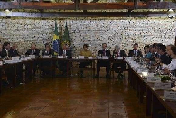Dilma pede a ministros austeridade nos gastos e a&ccedil;&otilde;es de combate &agrave; corrup&ccedil;&atilde;o