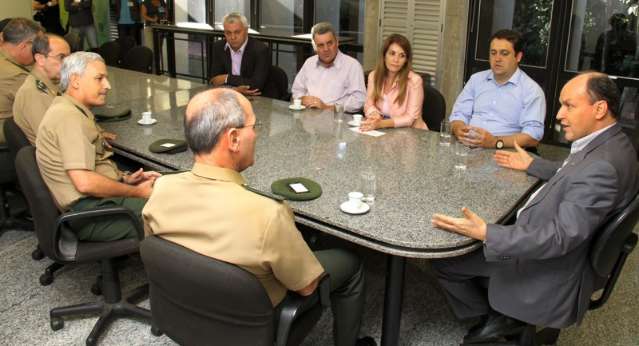 Deputados estaduais e generais de Ex&eacute;rcito reafirmam parceria institucional