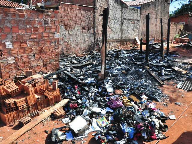  Casa de pai de santo suspeito de abusar de crian&ccedil;a &eacute; incendiada 