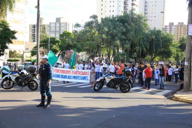 Professores pedem parcelamento do reajuste de 13,01% em 10 vezes