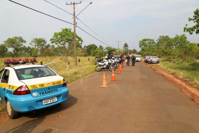 Ap&oacute;s festa, 7 s&atilde;o presos e b&ecirc;bados fazem esquema perigoso com taxistas