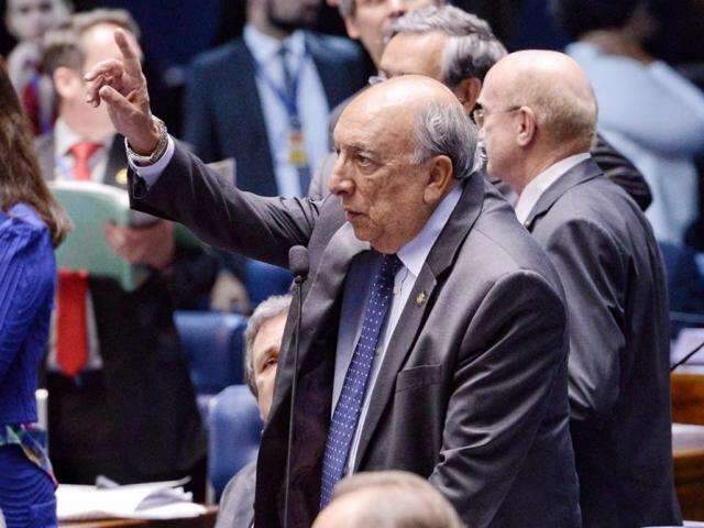 Chaves defende mudan&ccedil;a em projeto do Uber, mas Senado aprova urg&ecirc;ncia