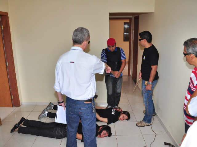  Mulher presa por duplo assassinato &eacute; apontada como terceira v&iacute;tima