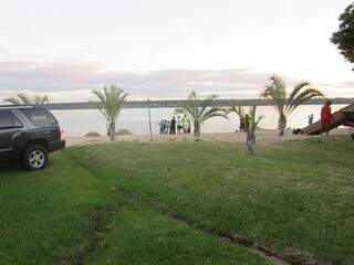 O corpo do engenheiro foi encontrado às margens do Rio Sucuriú (Foto: Rádio Caçula)