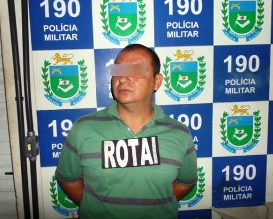  Homem procurado por homic&iacute;dio tenta subornar policiais com R$ 15 mil 