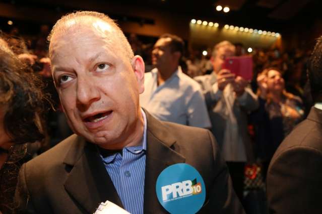 PRB mant&eacute;m candidatura de pastor, mas pode retirar para manter apoio ao PMDB