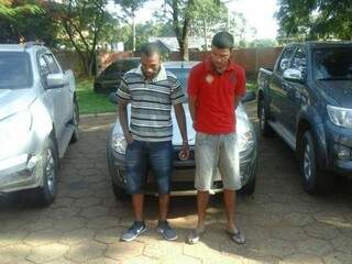 Dois dos cinco assaltantes foram presos em Bella Vista, no Paraguai (Foto: Leo Veras)