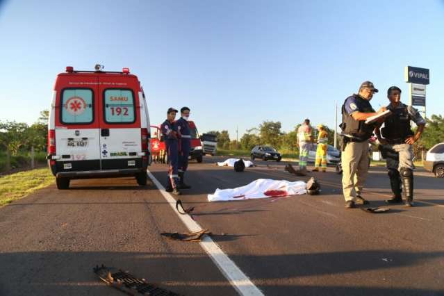  Motociclista estaria &ldquo;costurando&rdquo; tr&acirc;nsito antes de morrer em acidente 