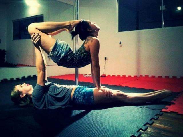 Pole Dance Fitness: mais um exerc&iacute;cio divertido que pode ajudar a emagrecer