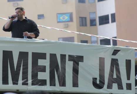 Manifestantes começam a chegar em ato a favor do impeachment de Dilma