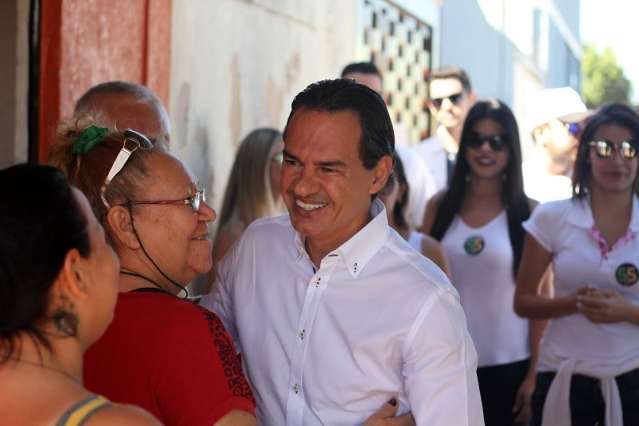 Na Sa&uacute;de, Marquinhos promete ampliar funcionamento das farm&aacute;cias