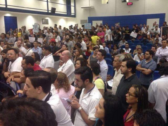 C&acirc;mara teme tumulto na vota&ccedil;&atilde;o da &#039;lei da morda&ccedil;a&#039; e reajuste de servidores