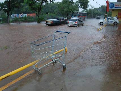  Prefeitura levanta estragos provocados pela chuva na Capital