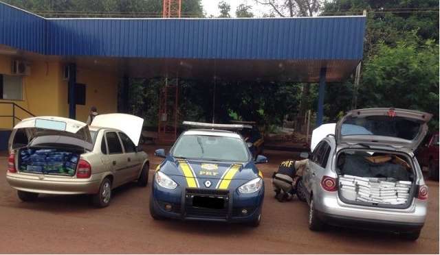 PRF acha dois carros furtados com 700 kg de maconha