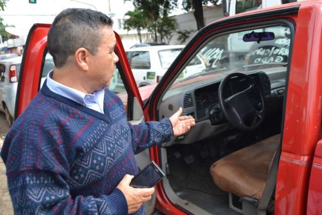 Para negociar caminhonete, garagista aceita at&eacute; troca por gado ou moto