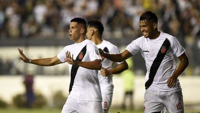 Vasco vence por 2 a 0 e confirma terceira fase da Libertadores