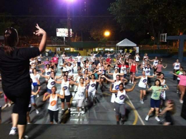Depois de reclama&ccedil;&otilde;es e mudan&ccedil;a de local, grupo de dan&ccedil;a da Orla pode acabar