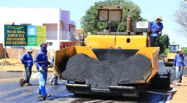 Governo investe R$ 5 milh&otilde;es em obras de asfalto em quatro munic&iacute;pios