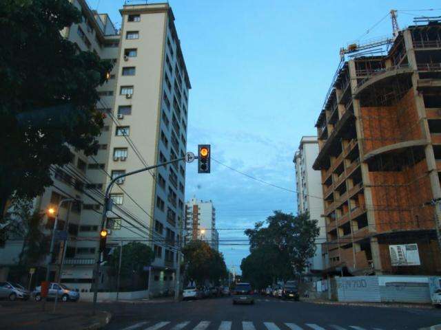 Chove em pontos isolados, mas temperaturas podem chegar aos 35&deg;C