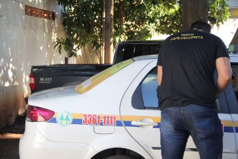 Ladrão pega táxi no Carrefour, rende taxista e vítima se joga para se salvar