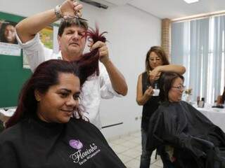 As participantes receberam cortes de cabelo gratuitos (Foto Divulgação\ OAB MS)