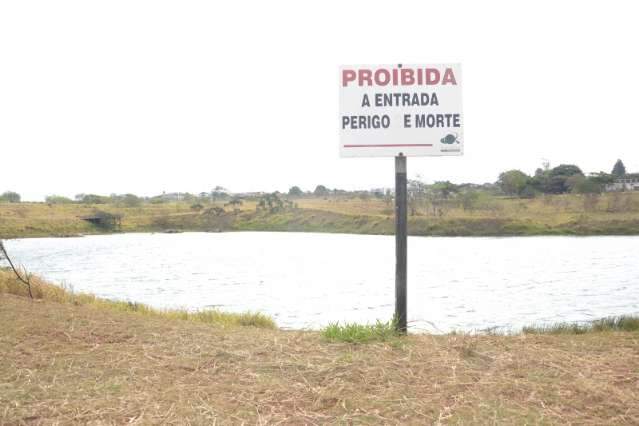Constru&iacute;do para ser "grande", parque continua abandonado na Capital