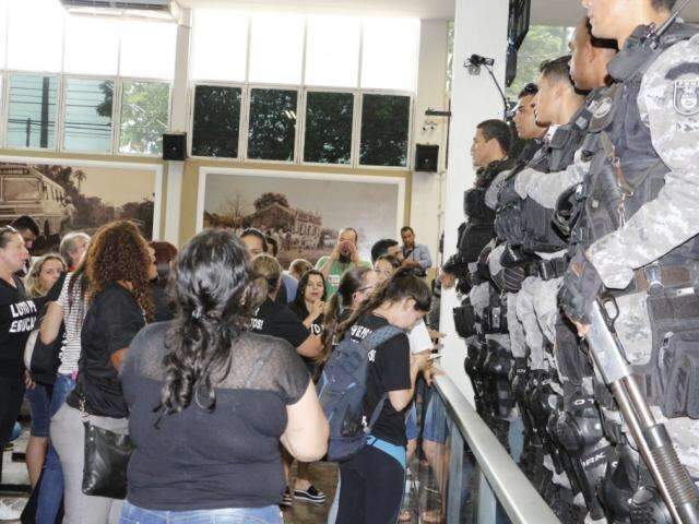 Para sindicato, projeto aprovado hoje acaba com valoriza&ccedil;&atilde;o do magist&eacute;rio