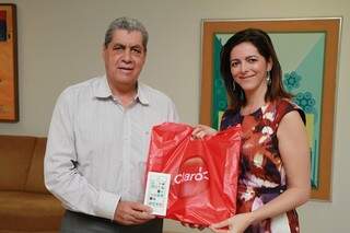 Diretora da Claro veio a Campo Grande para o lançamento das vendas do pacote 4G (Foto: André de Abreu)