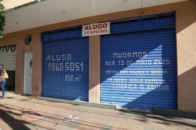 Com aluguel caro, rua importante do Centro fecha lojas e at&eacute; shopping