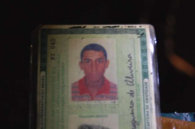 Piloto de 23 anos morre ap&oacute;s invadir pista contr&aacute;ria e atingir carro na MS-376