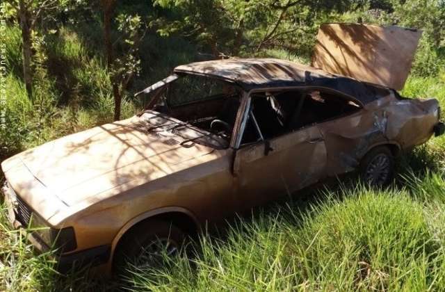 Carro capota e mulher morre ap&oacute;s ser lan&ccedil;ada a 20 metros na MS-485