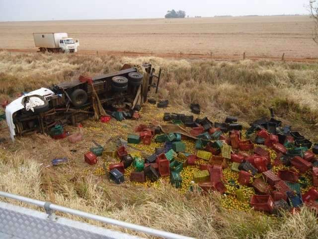 Rapaz morre em capotagem de caminh&atilde;o na BR-463 em Dourados